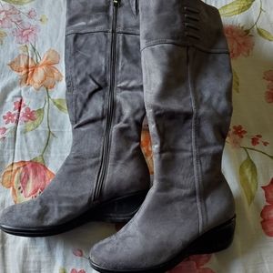 Sahalie Toronto Micro Suede Boots